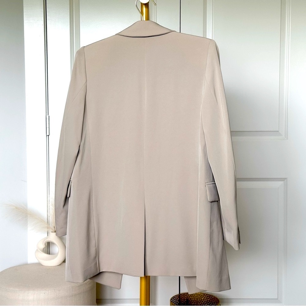 H&M Tan Blazer with Wide Notched Lapels - Picture 9 of 9